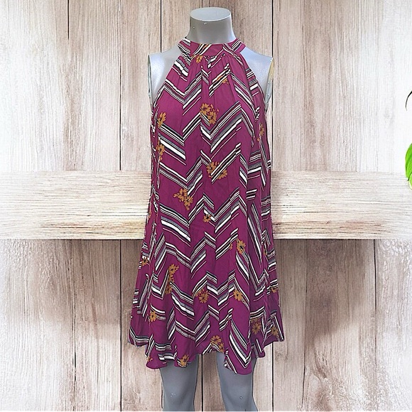 BNWT•Medium•Lined•Boutique•Sleeveless• High Neck•Shift Dress• - Picture 2 of 7